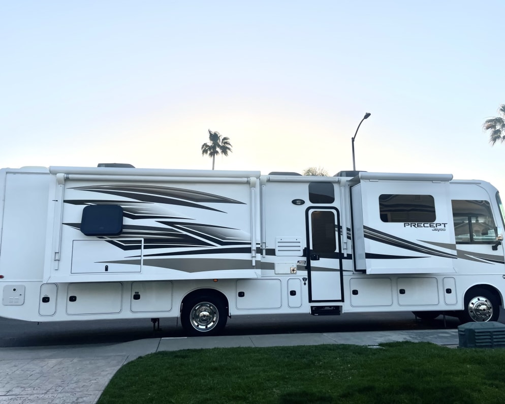 Class A RV for Rent in Brentwood, California