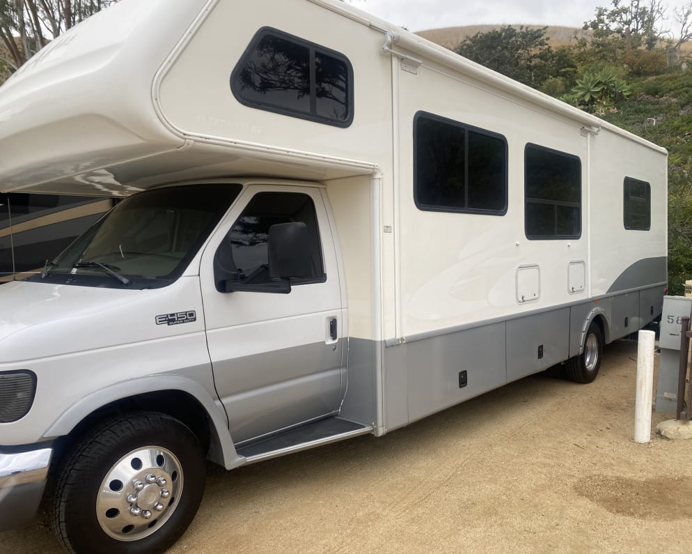 2004 Class C RV for Rent in Carson, California - RVUSA.com