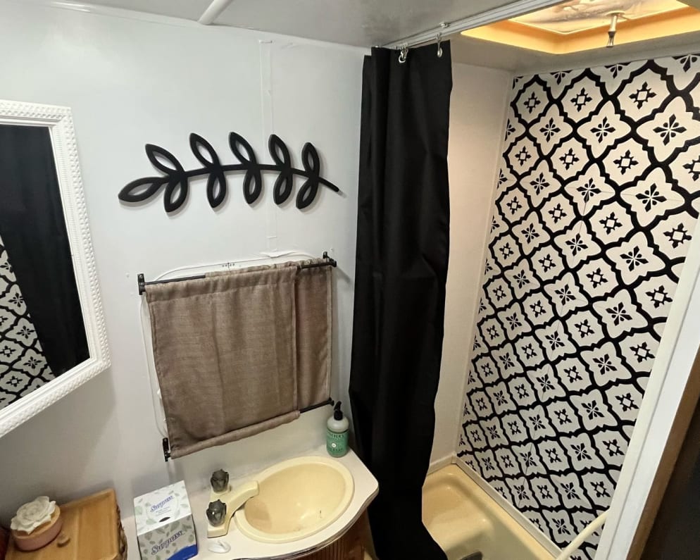 1998 Fifth Wheel  by Aerolite for rent in 80104