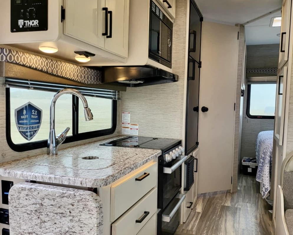 2022 Class C RV for Rent in Clovis, CA