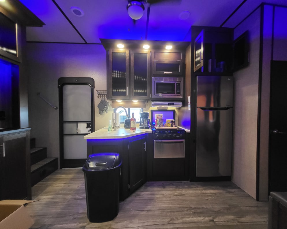 2018 Forest River Cherokee Arctic Wolf Fifth Wheel for rent in Kathleen Georgia