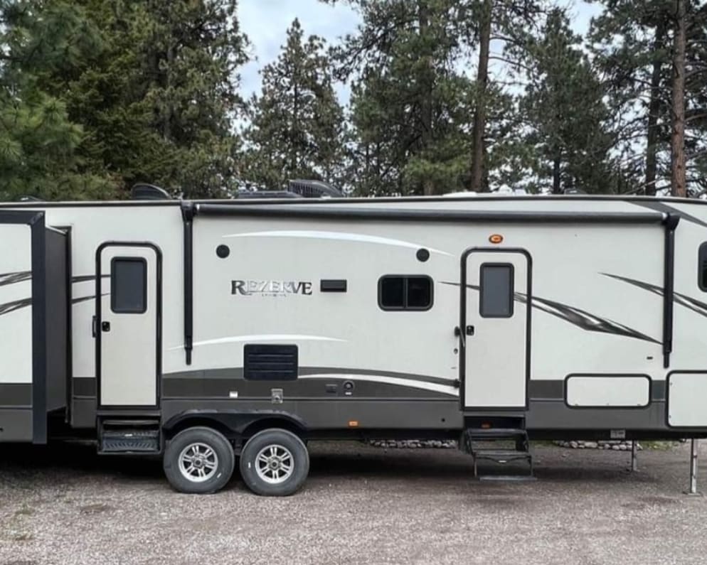 2016 Crossroads RV Rezerve