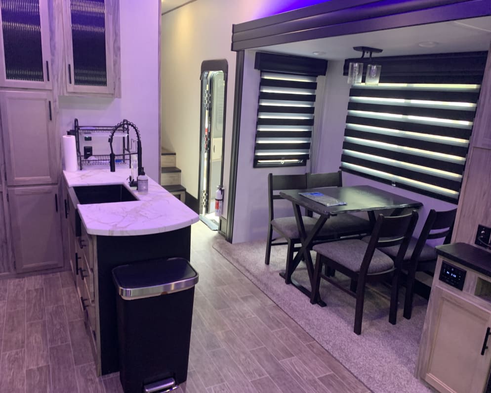 2022 Forest River Cherokee Arctic Wolf Fifth Wheel for rent in Arlington Texas