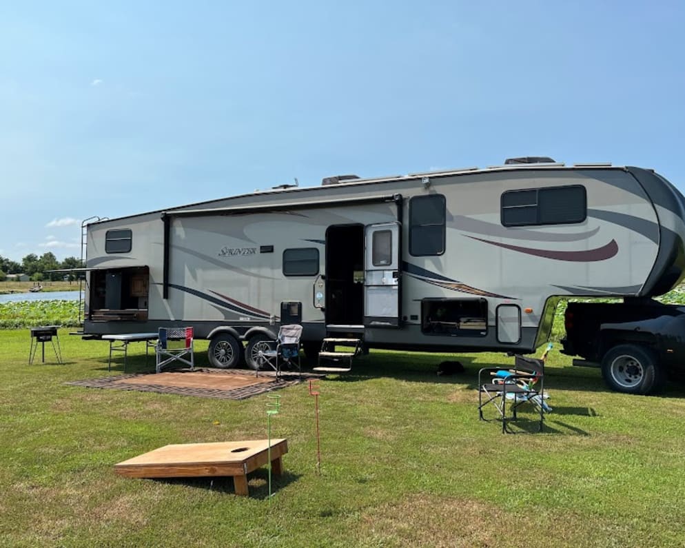 Front set up. If your site space allows you can spread out for spacious gathers.