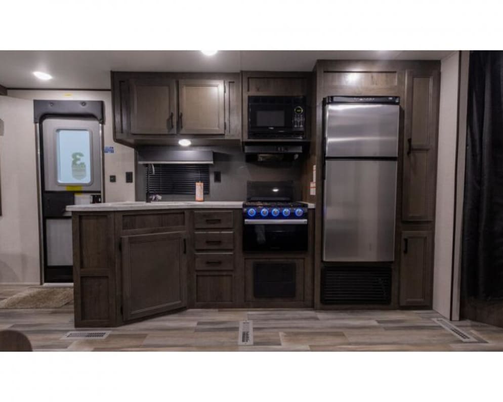 2022 Autumn Ridge 26BHS available for rent in Battle Creek Michigan