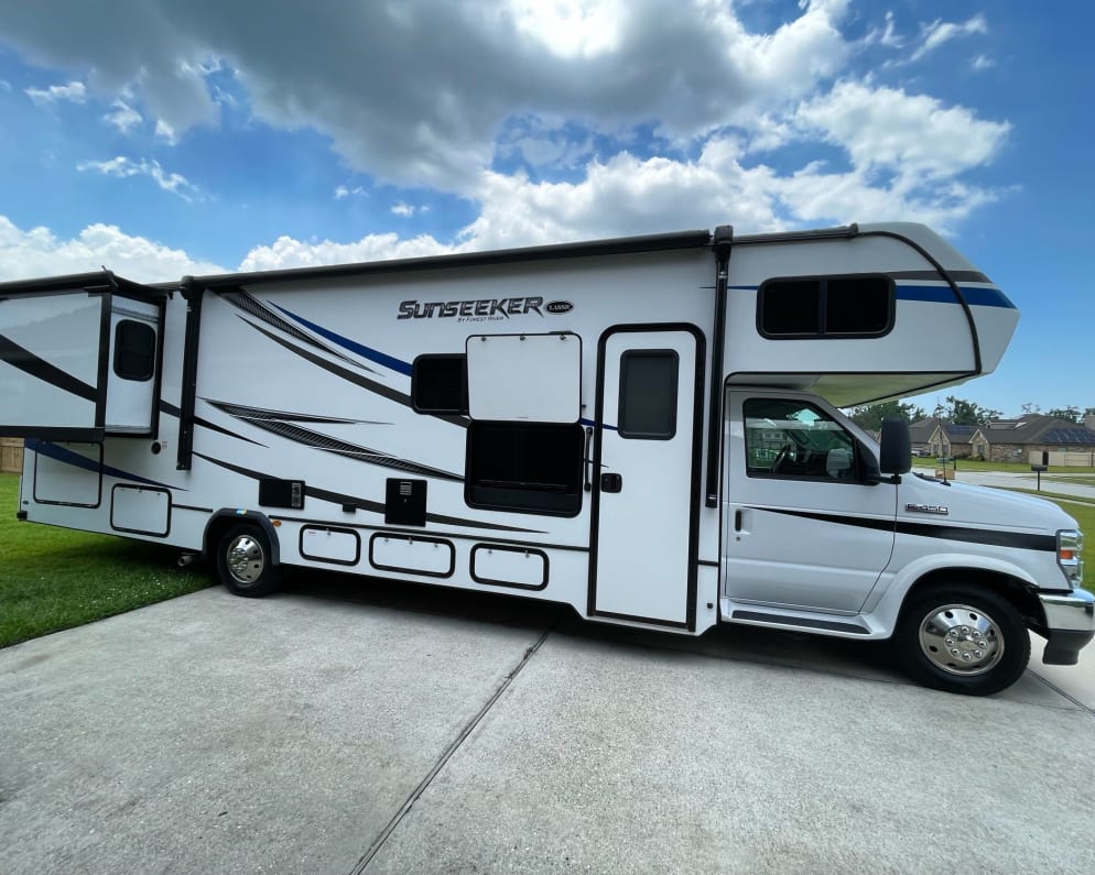 2021 Sunseeker Classic  by Forest River for rent in 70094