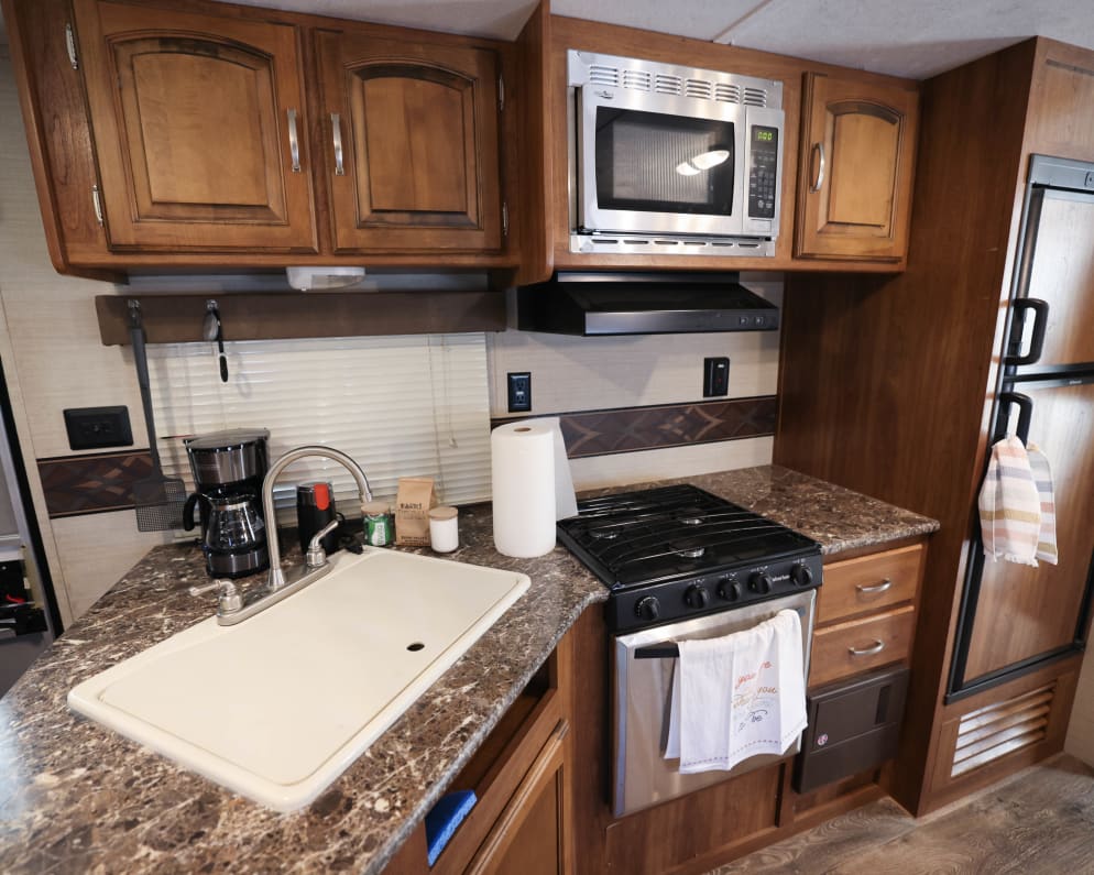 2016 Summerland  by Keystone RV for rent in 97537