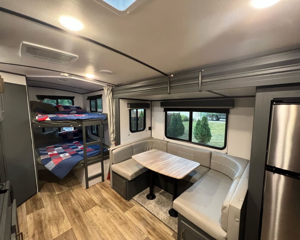 2022 Keystone Bullet250 bhs  by KEYSTONE for rent in 46392