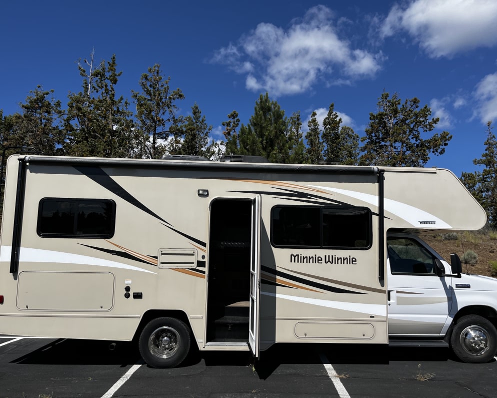 Class C RV for Rent in Bend, Oregon - RVUSA.com