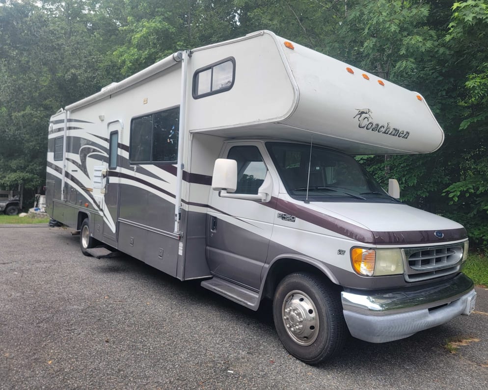 2003 Class C RV for Rent in Fredericksburg, Virginia