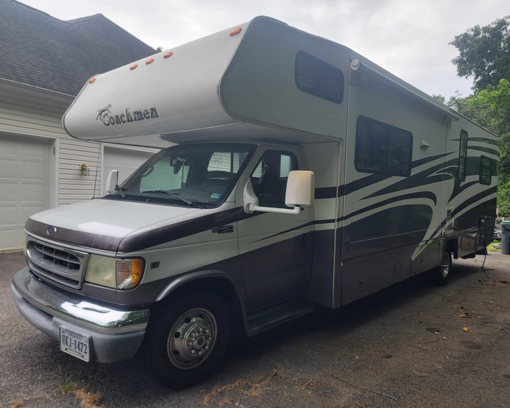 2003 Santara  by Coachmen for rent in 22406