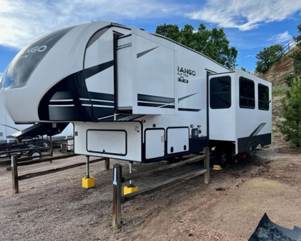 2021 Fifth Wheel RV for Rent in Monument, Colorado