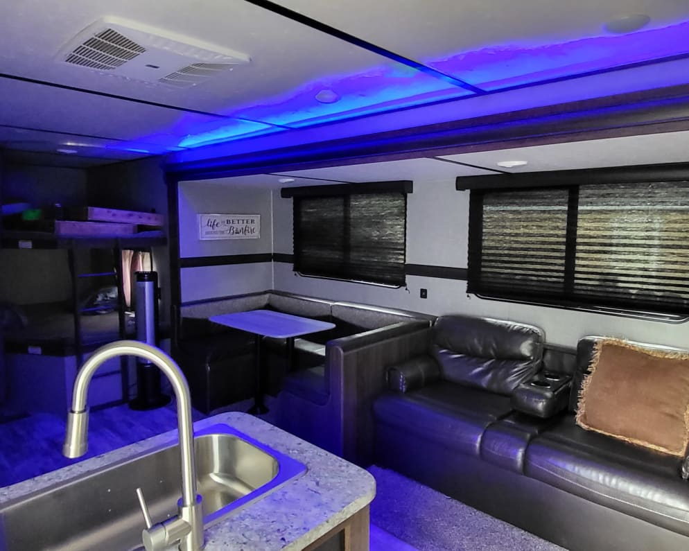 2020 Crossroads RV Zinger Lite available for rent in Kewaunee Wisconsin