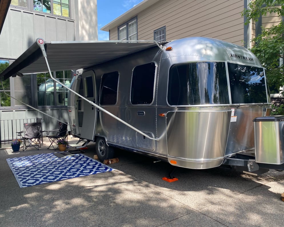 2022 Airstream Caravel available for rent in Calgary Alberta