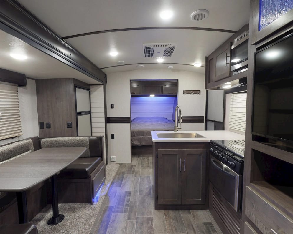 2022 Crossroads RV Sunset Trail Super Lite Travel Trailer for rent in Grimes Iowa