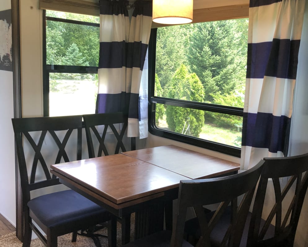 2018 Forest River Coachmen Chaparral Fifth Wheel for rent in Loudon Tennessee