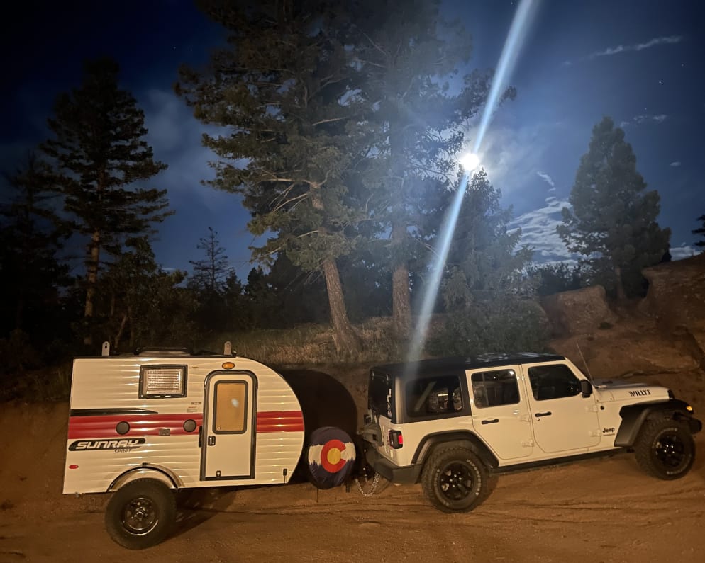 2020 Sunset Park RV SunRay available for rent in Erie Colorado