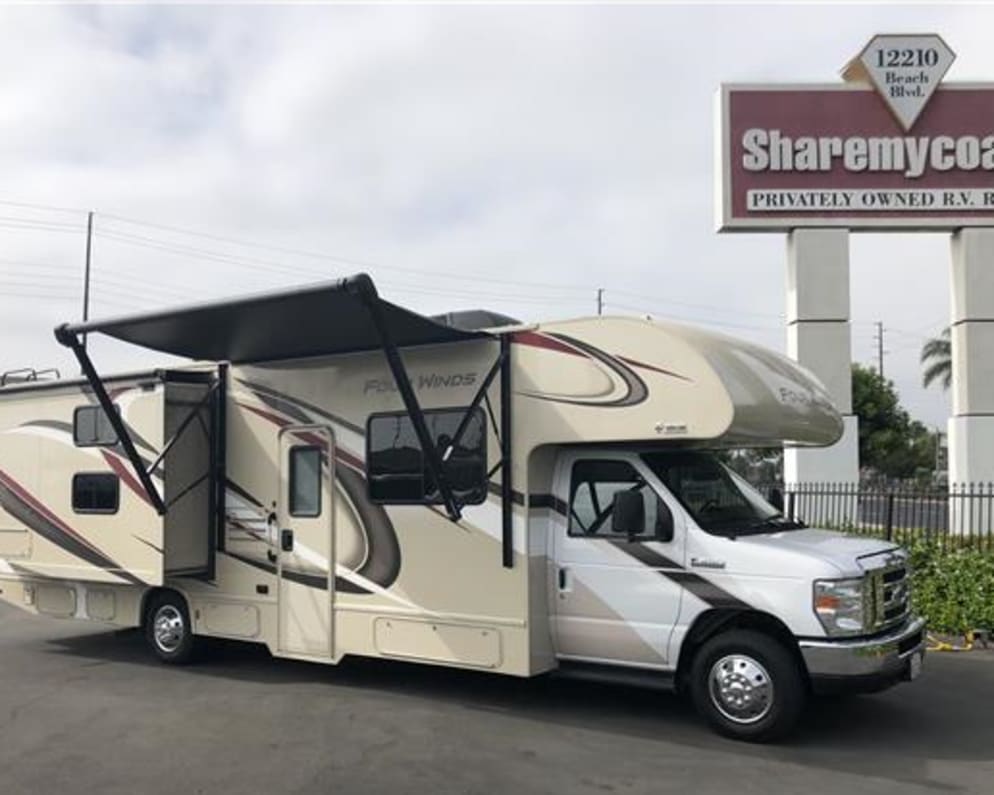 2020 Class C RV for Rent in Stanton, California