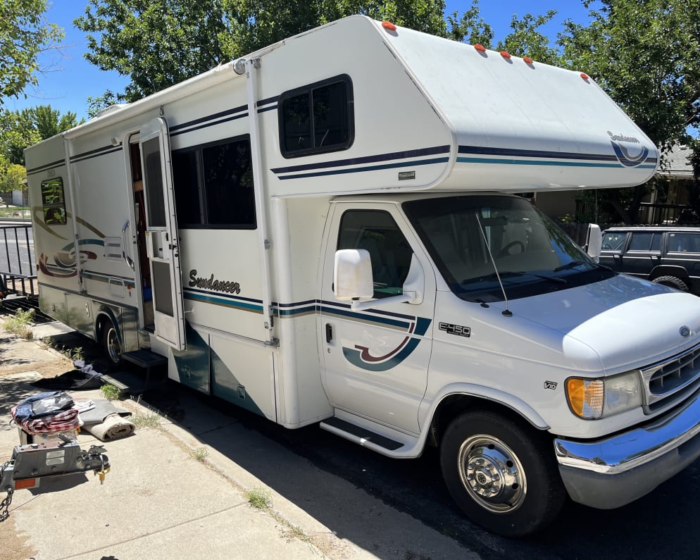 2001 Itasca Sundancer Class C for rent in Reno Nevada