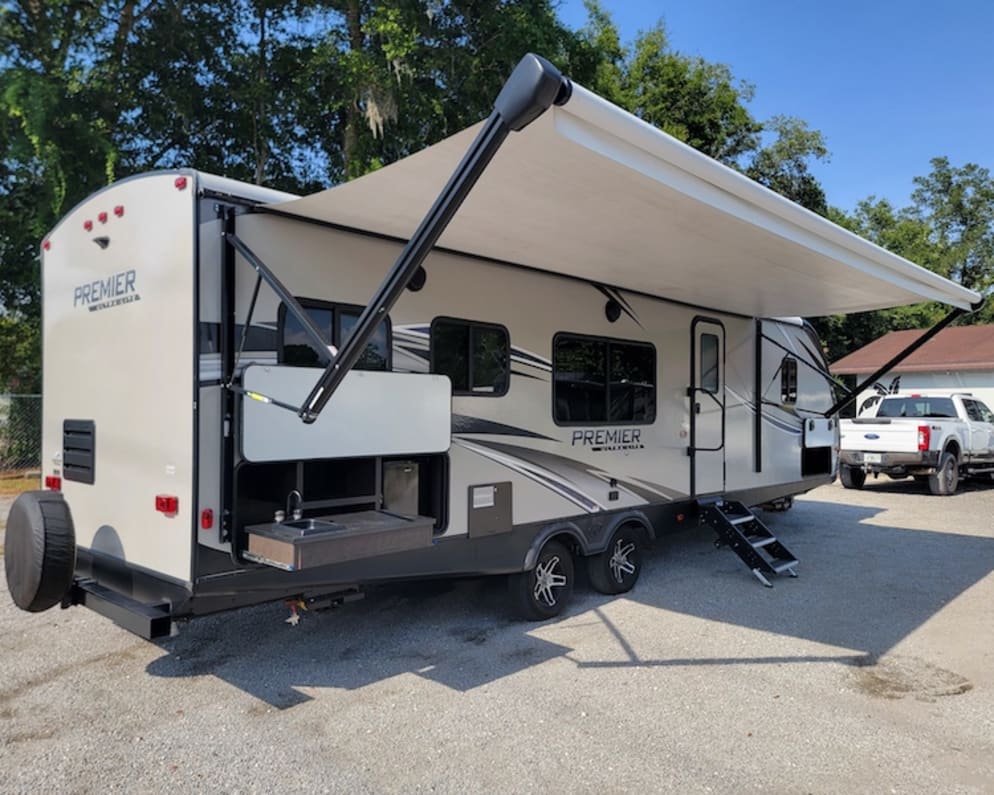 2021 Premier UltraLite 29RKPR  by Keystone RV for rent in 32218