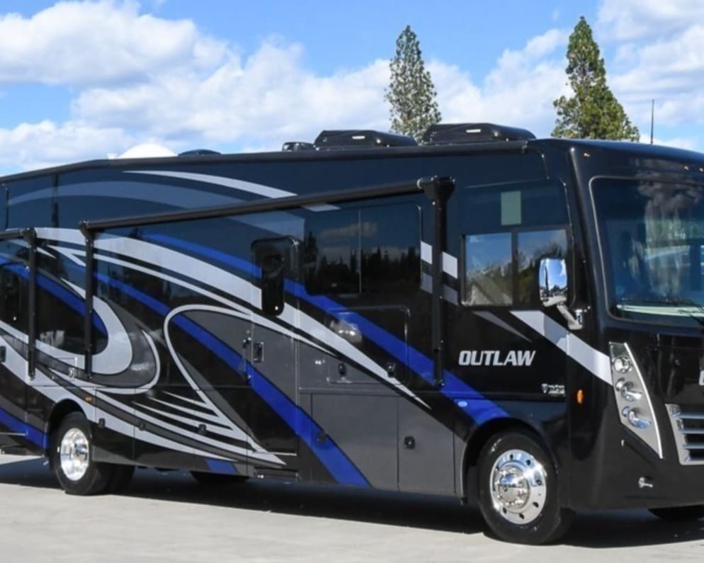 2023 Thor Motor Coach Outlaw