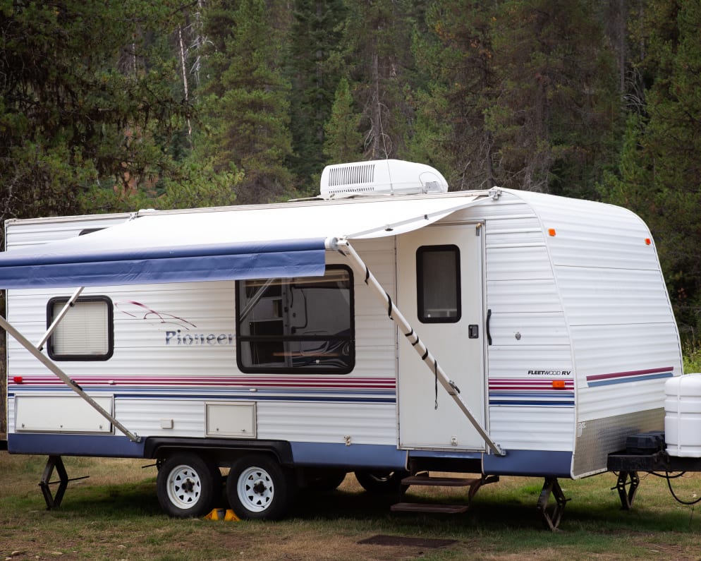 2004 Fleetwood Pioneer