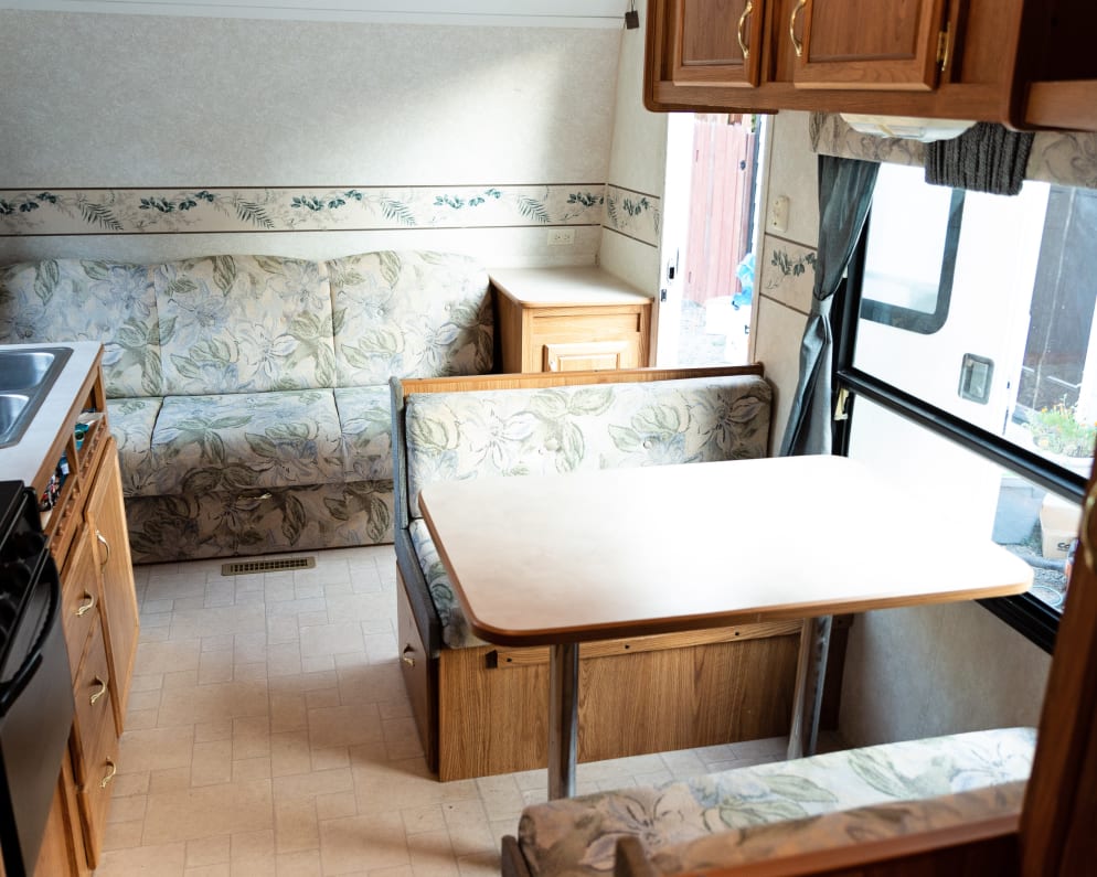 2004 Pioneer  by Fleetwood for rent in 83552