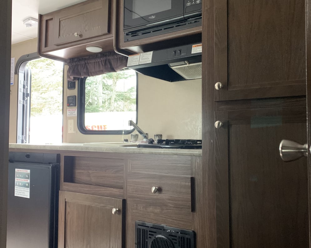 2017 17F  by Coleman for rent in P0K 1S0
