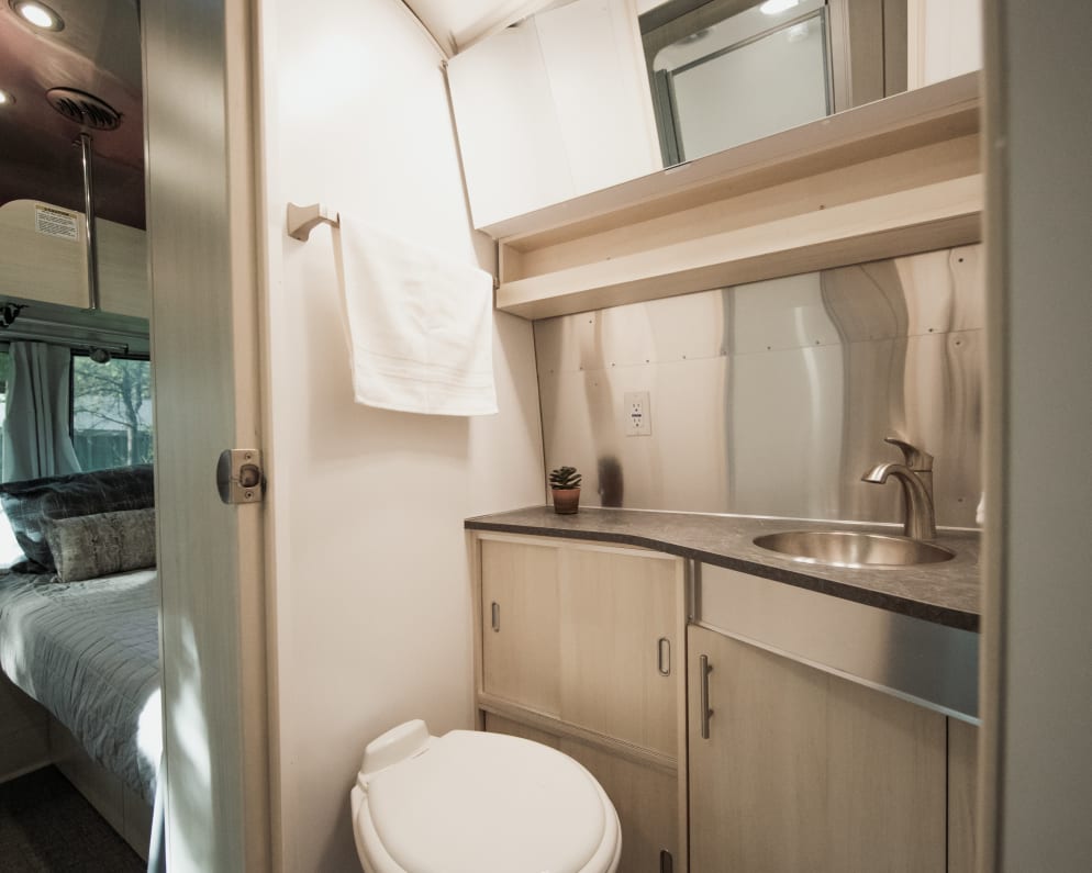 2021 Airstream Flying Cloud Travel Trailer for rent in GOLDEN VALLEY Minnesota
