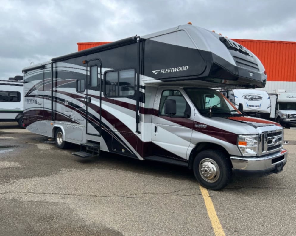 2011 Tioga Ranger Class C for rent in Fort Saskatchewan Alberta