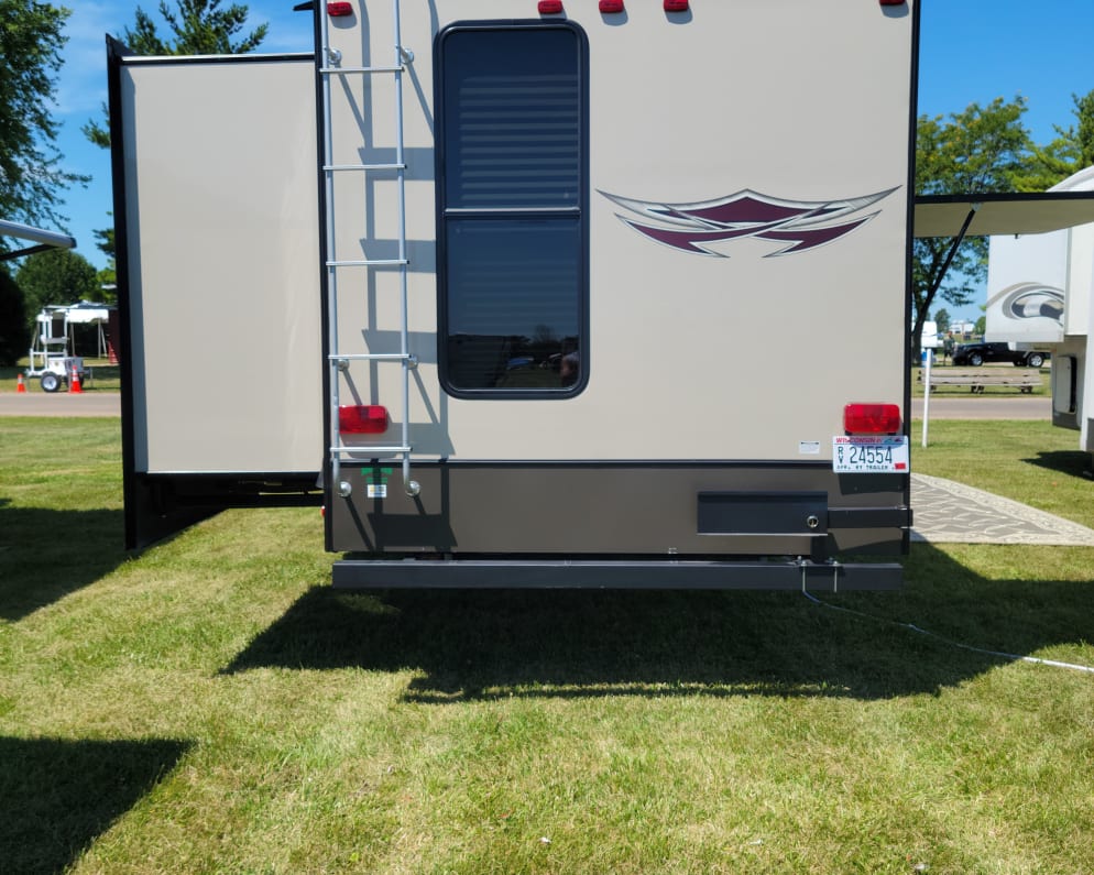 2016 Crusader Crusader Fifth Wheel Fifth Wheel for rent in Edgar Wisconsin
