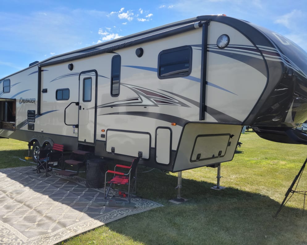 2016 Crusader Crusader Fifth Wheel available for rent in Edgar Wisconsin