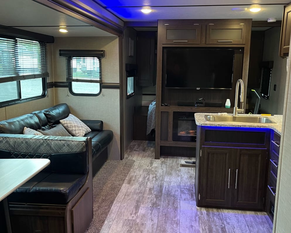 2020 Crossroads RV Zinger Travel Trailer for rent in Georgetown Delaware
