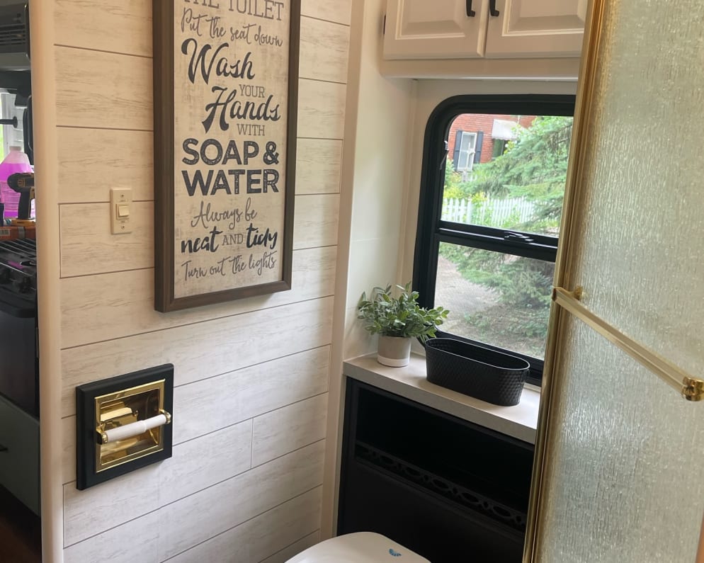 Class C RV for Rent in Eagle River, Alaska