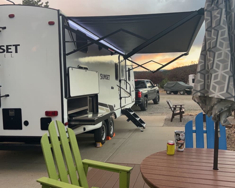 2022 Crossroads RV Sunset Trail Super Lite
