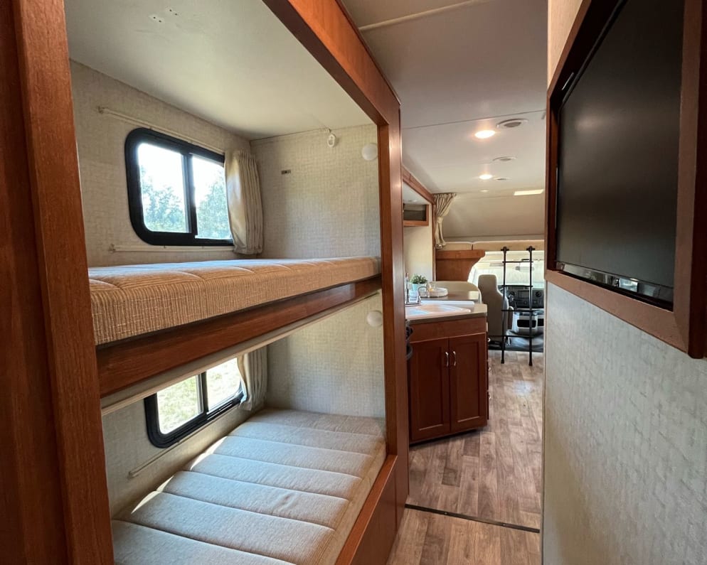 2017 Winnebago Minnie Winnie Class C for rent in Placerville California