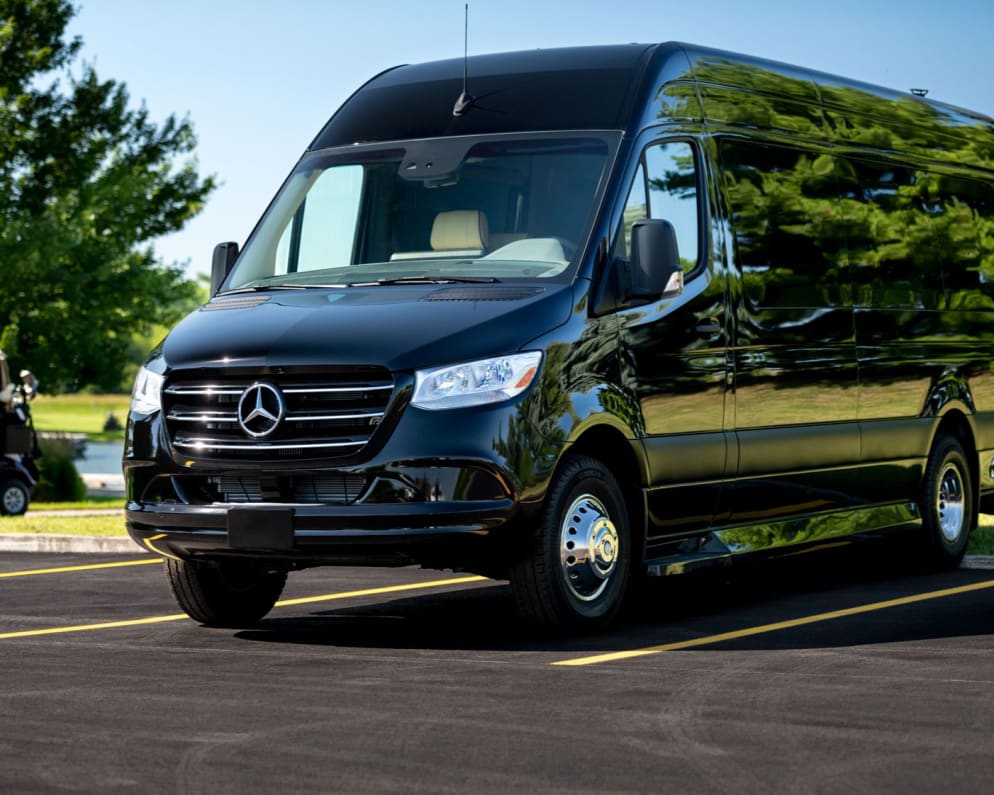 2021 Ultimate Toys Ultimate Coach