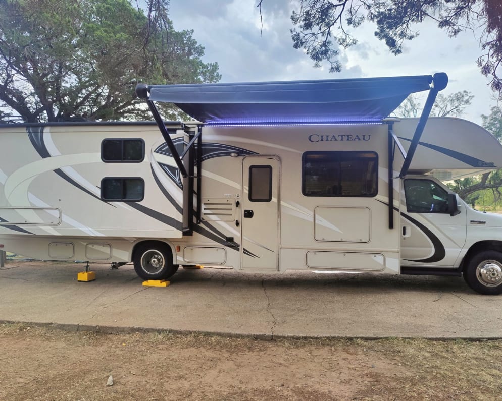 2017 Thor Chateau available for rent in Krum Texas