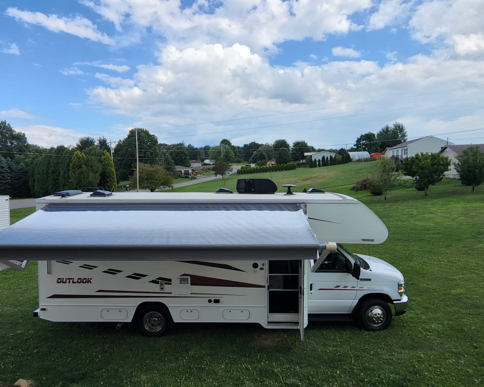 2019 Winnebago Outlook