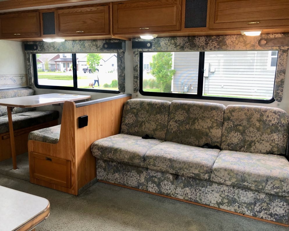 2001 Itasca Spirit Class C for rent in Bozeman Montana
