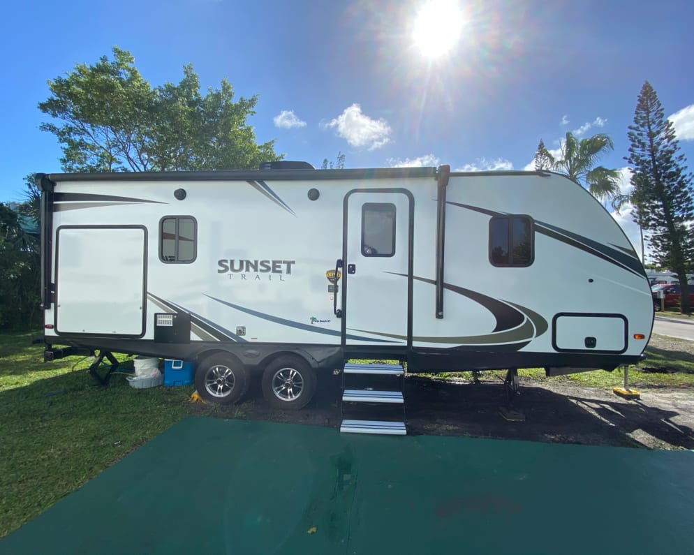2019 Crossroads RV Sunset Trail Super Lite