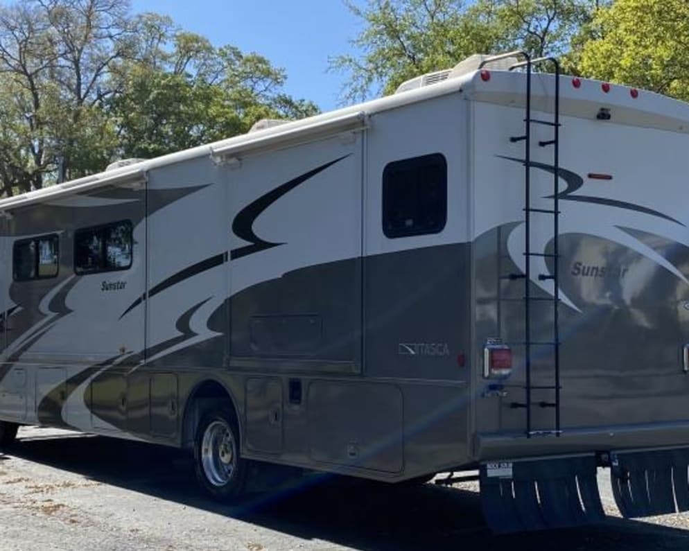2013 Itasca Sunstar available for rent in Raleigh North Carolina
