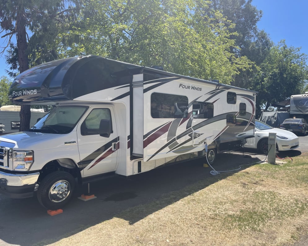 2022 Thor Four Winds Class C for rent in Roseville California