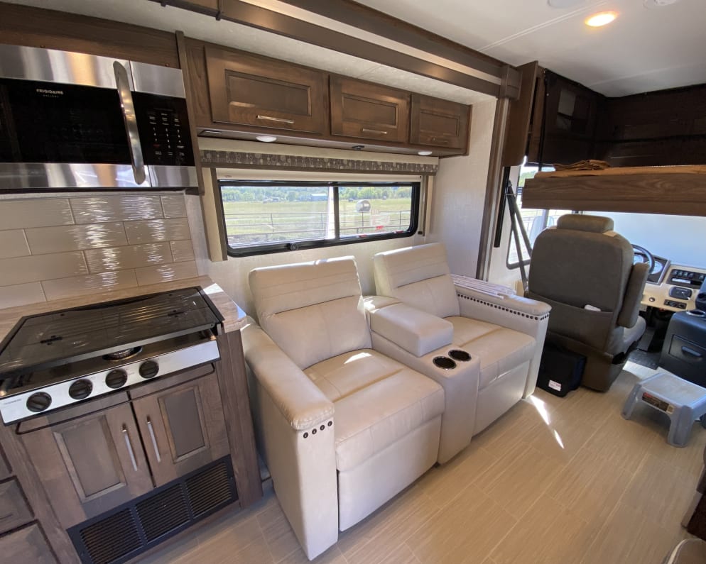 2019 Class A RV for Rent in Glenpool, Oklahoma