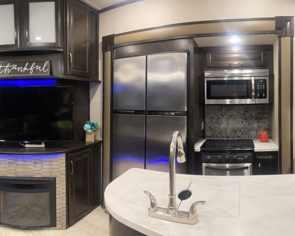 2017 Toy Hauler RV for Rent in Sumrall, Mississippi