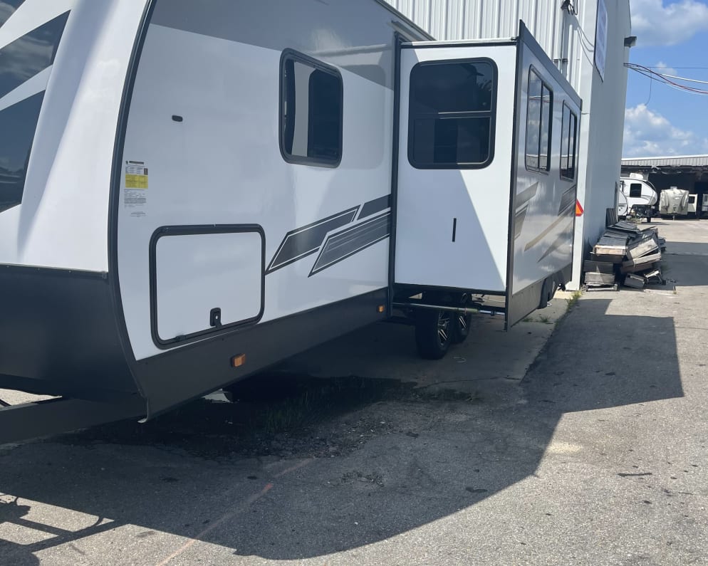 2022 Cruiser Rv Corp Radiance
