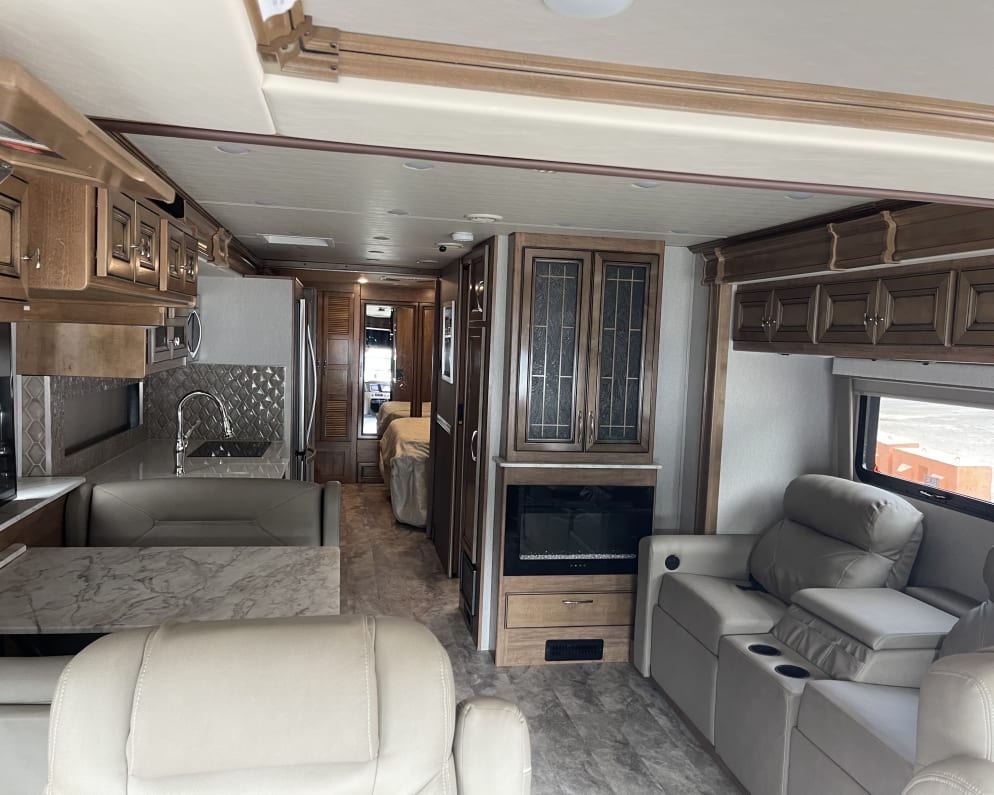 2022 Frontier  by Fleetwood for rent in 30044