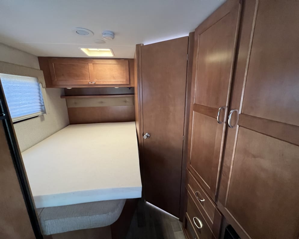 2018 Minnie Winnie  by Winnebago for rent in 95822