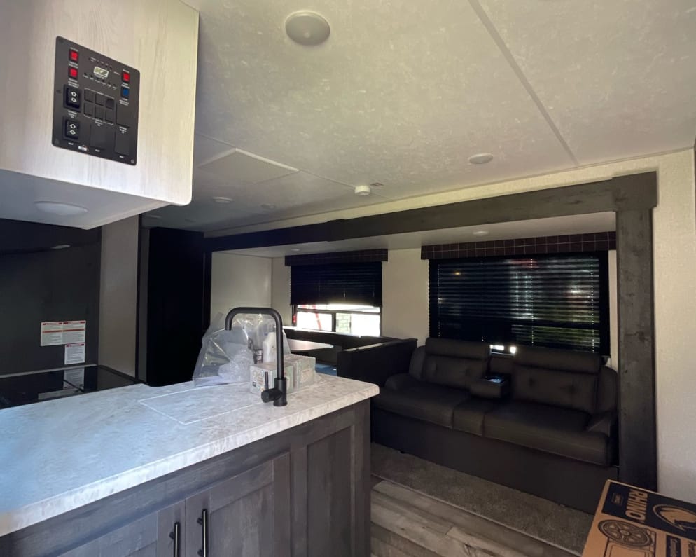 2022 Sportsman Classic  by K-Z Manufacturing for rent in L3C 2Z6