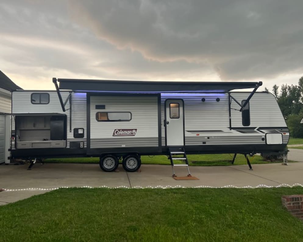 2022 Dutchmen Coleman Lantern available for rent in Raeford North Carolina